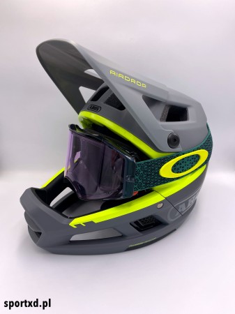 airdrop-concrete-grey-oakley.jpg